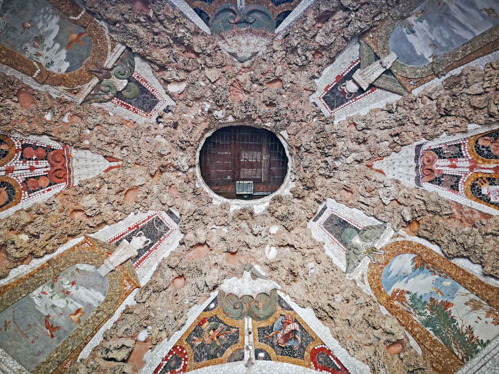 L’APPARTAMENTO DELLE GROTTE