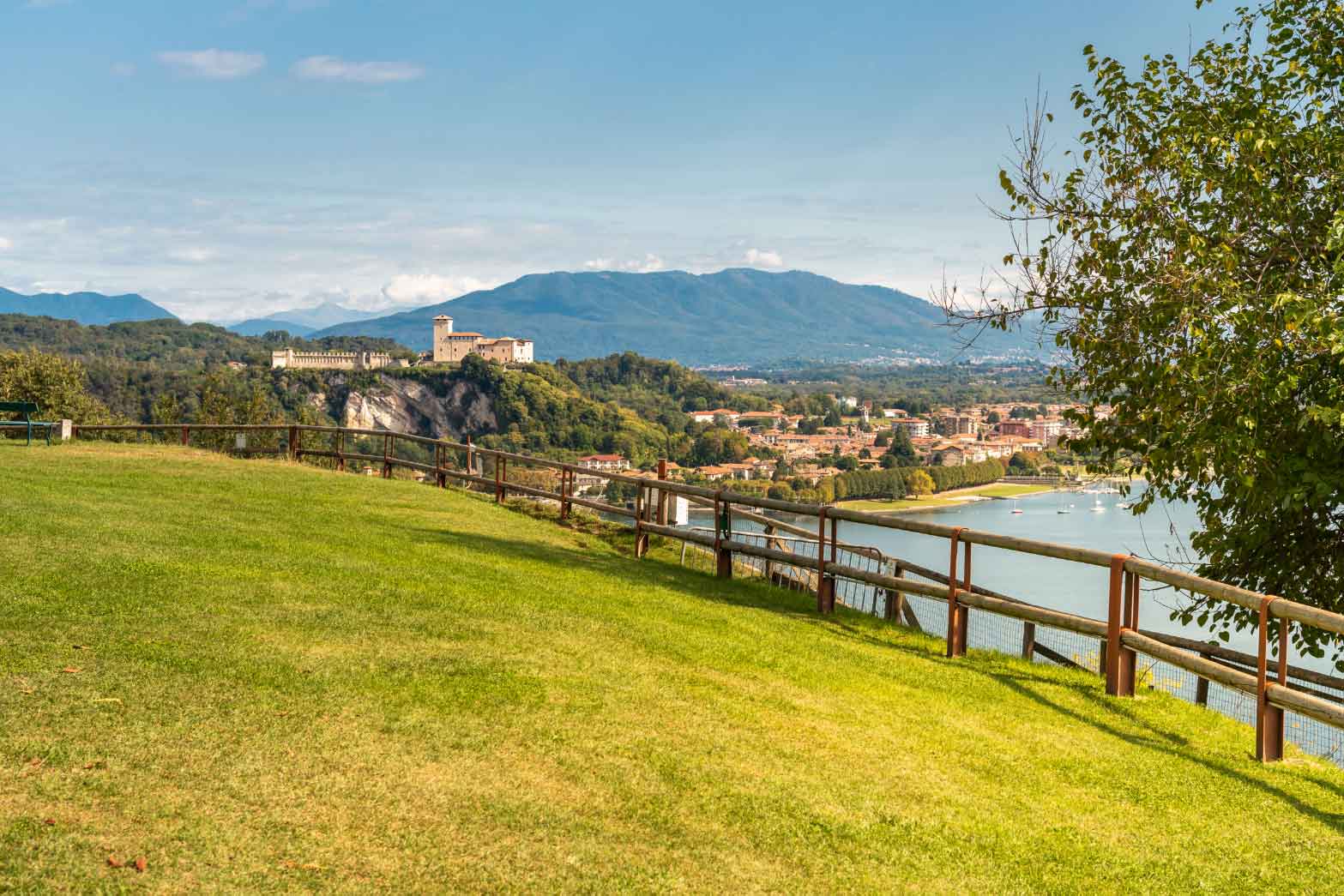 LA ROCCA DI ARONA